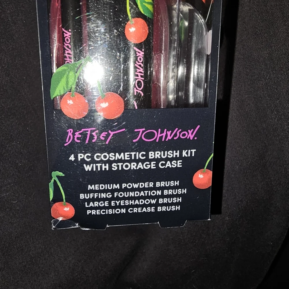 Betsey Johnson Cherry Cosmetic Brush Kit - Picture 8 of 8
